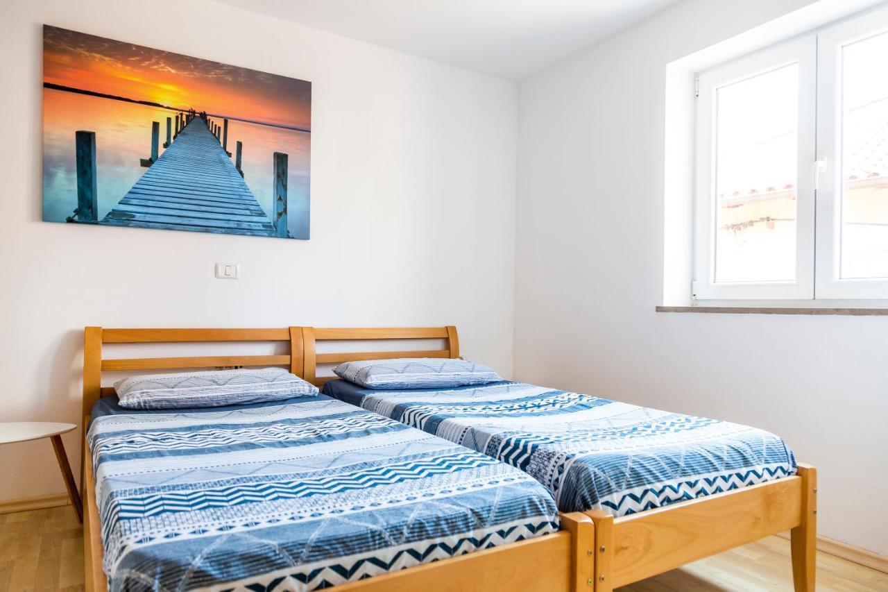 Sunny Old Town Apartment Копер Экстерьер фото