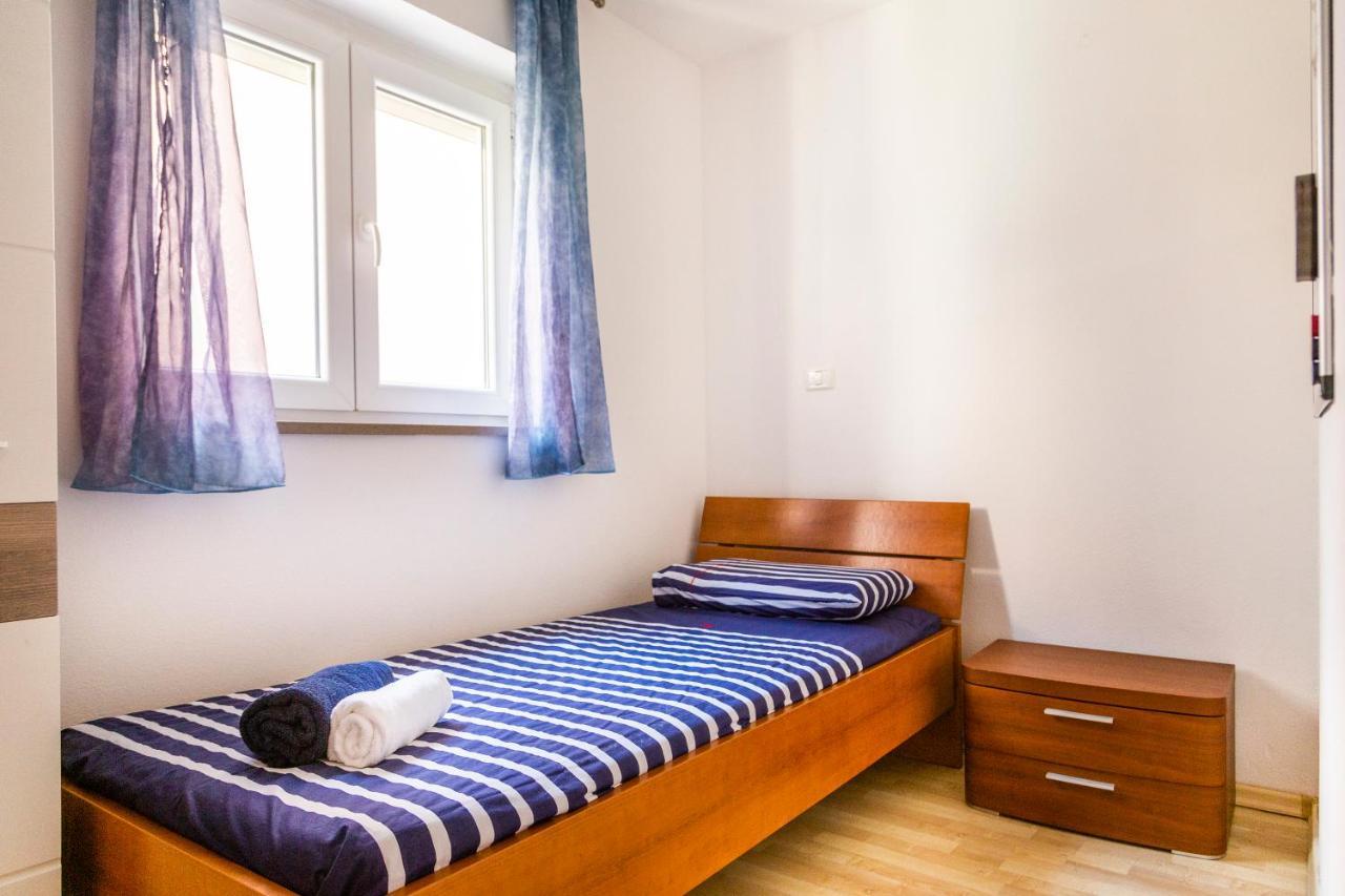 Sunny Old Town Apartment Копер Экстерьер фото