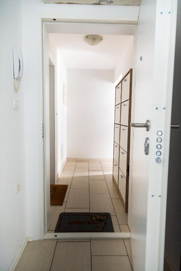 Sunny Old Town Apartment Копер Экстерьер фото