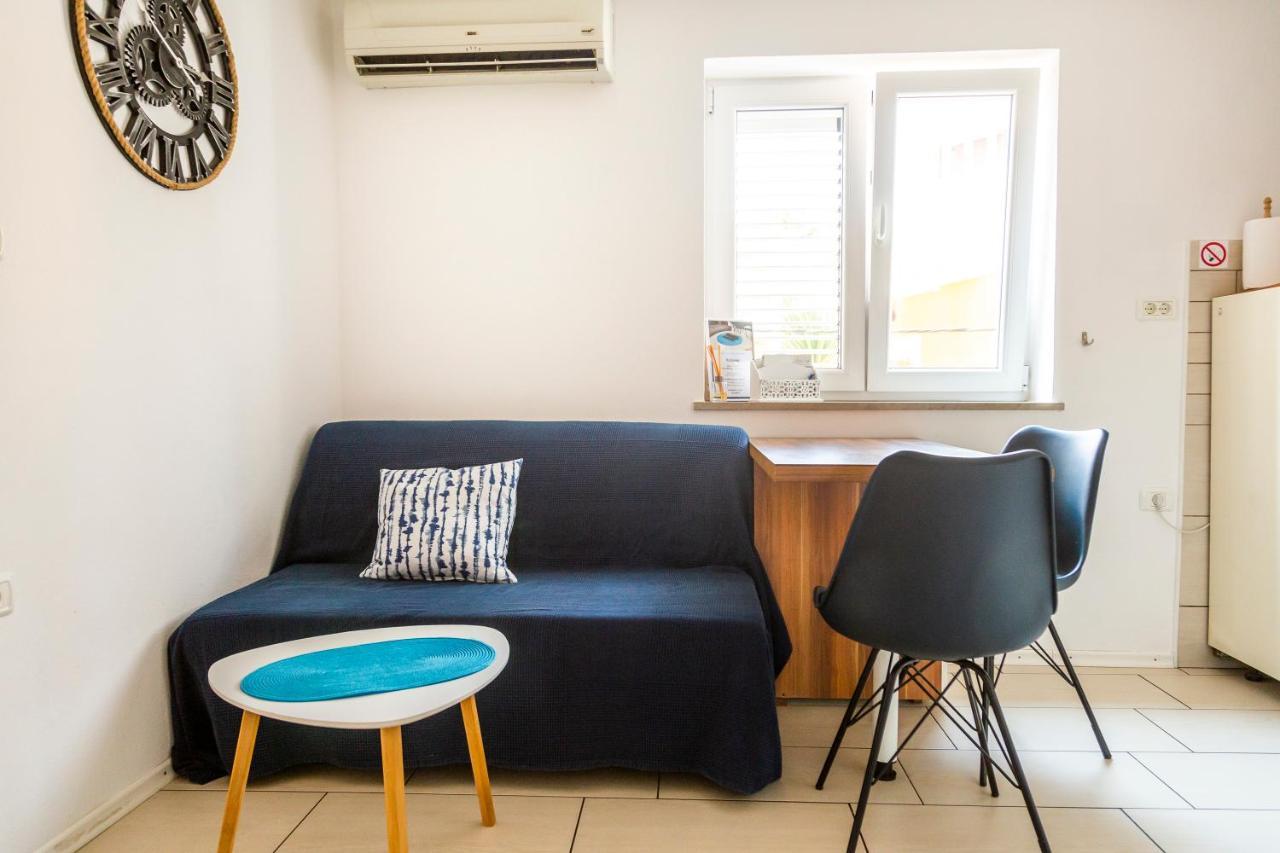 Sunny Old Town Apartment Копер Экстерьер фото