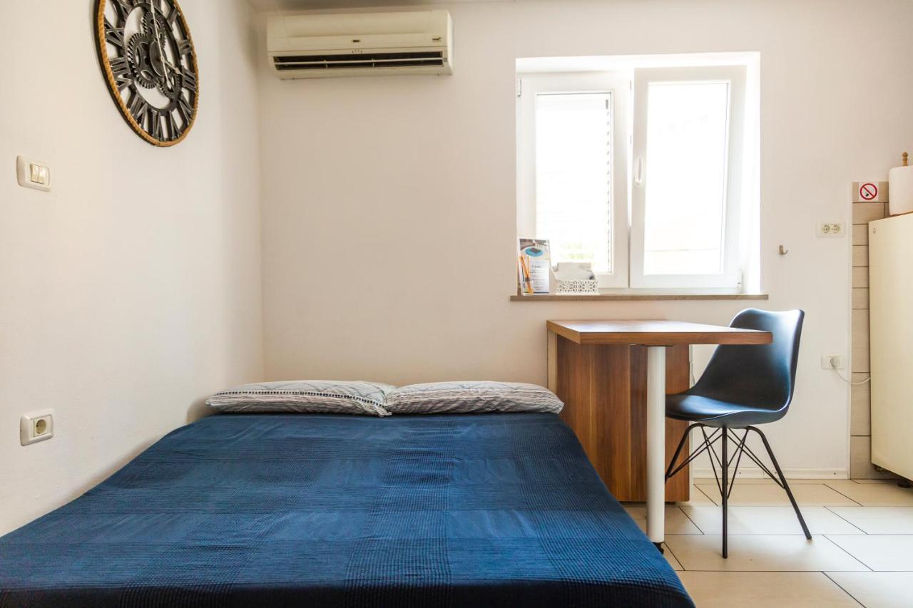 Sunny Old Town Apartment Копер Экстерьер фото